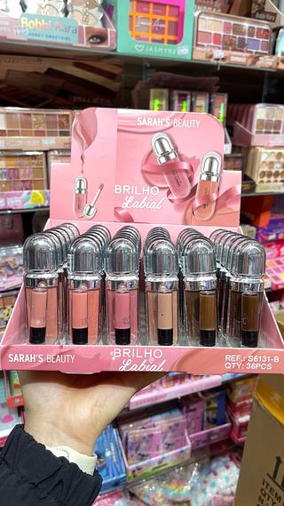 Lip gloss labial brilho labial Sarah’s Beauty formato kiko