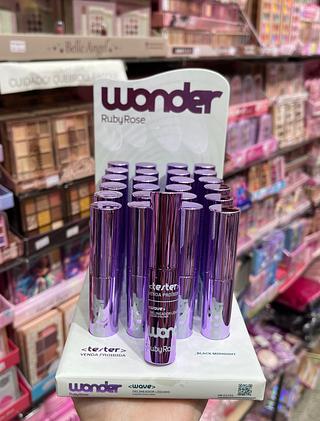 Delineado líquido líquido eyeliner wonder ruby Rose