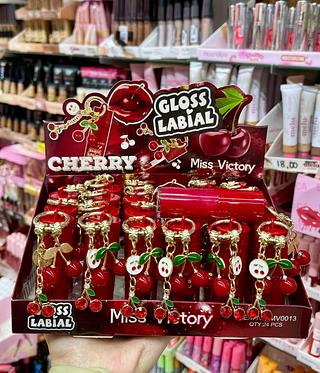 Gloss labial cereja com chaveiro miss victory