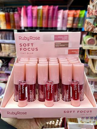 Lip tint blur soft focus ruby rose linha rosa