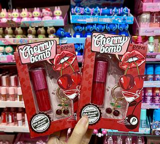 Gloss cherry bomb cereja com chaveiro