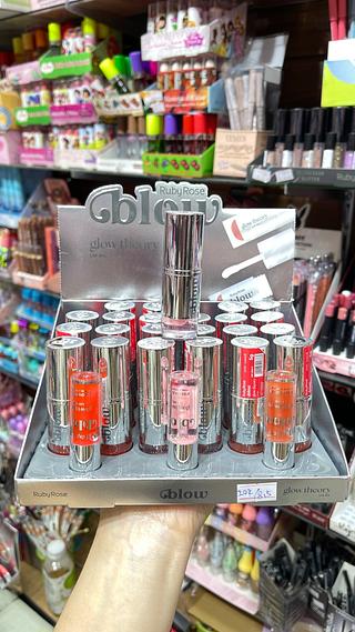 Glow theory lip oil gblow Ruby Rose