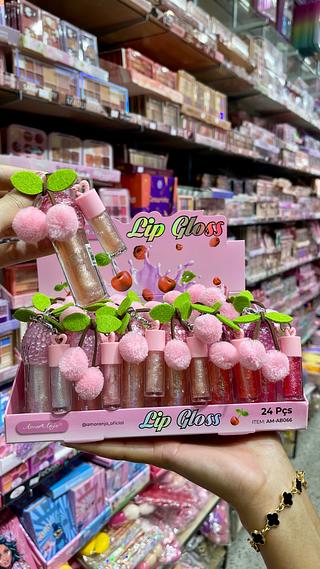 Lip gloss cereja com pompom amor anjo